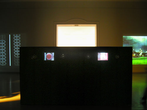 Bethy, Balzs: Love Generator :: Video installation, 2002