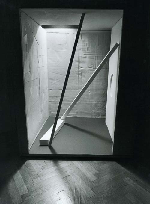 Jovnovics, Gyrgy: The Birth of the Triangle :: Box sculptures, 2002