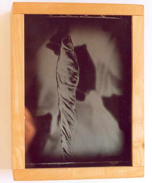 Krsnyi, Tams: Giacometti Box :: Wood, glass plate negative, matte glass, screw, 20x15.2x7.9 cm c.1985
